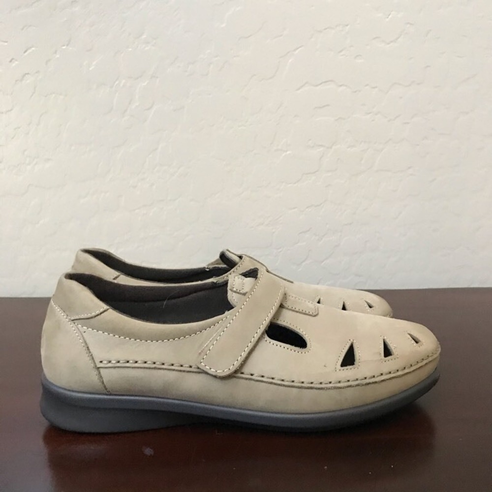Sas Womens Roamer Loafers Shoes Beige Moc Toe Cut Out Hook And Loop 9.5 M